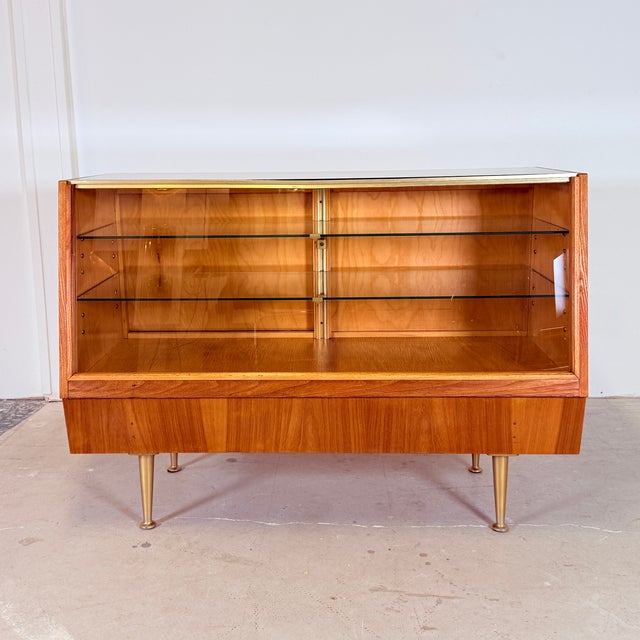 Vintage Counter Display Case on Gold Legs, 1960s For Sale - Image 3 of 16