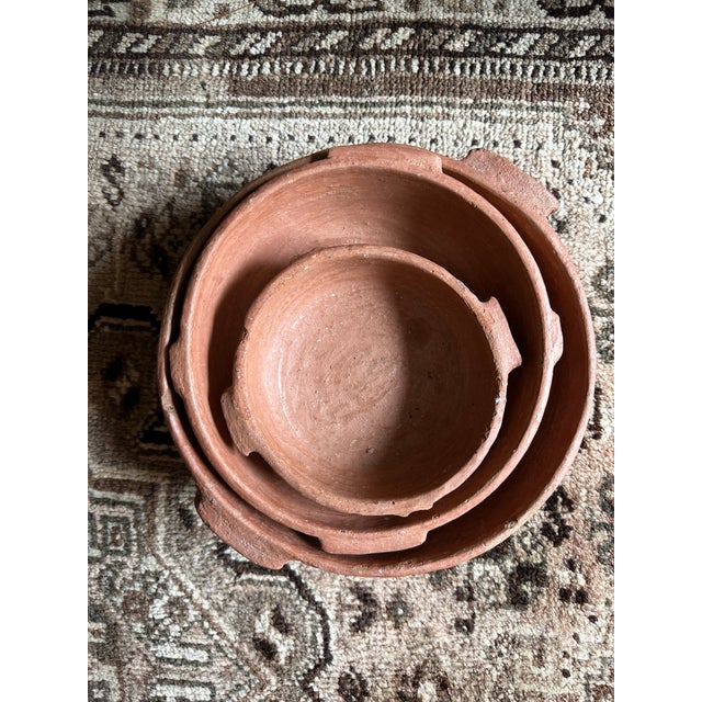Antique European Clay Handled Nesting Bowls -Set of 3 For Sale In Houston - Image 6 of 6
