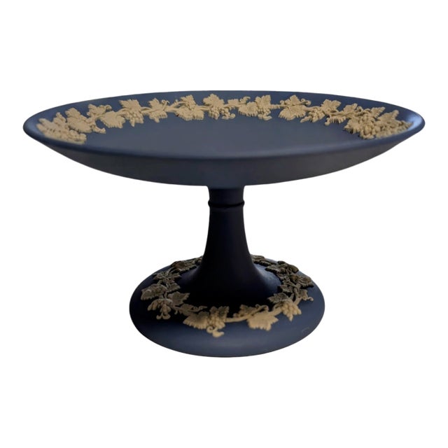 Vintage 1967 Wedgwood Blue Jasperware Grapevine Compote For Sale