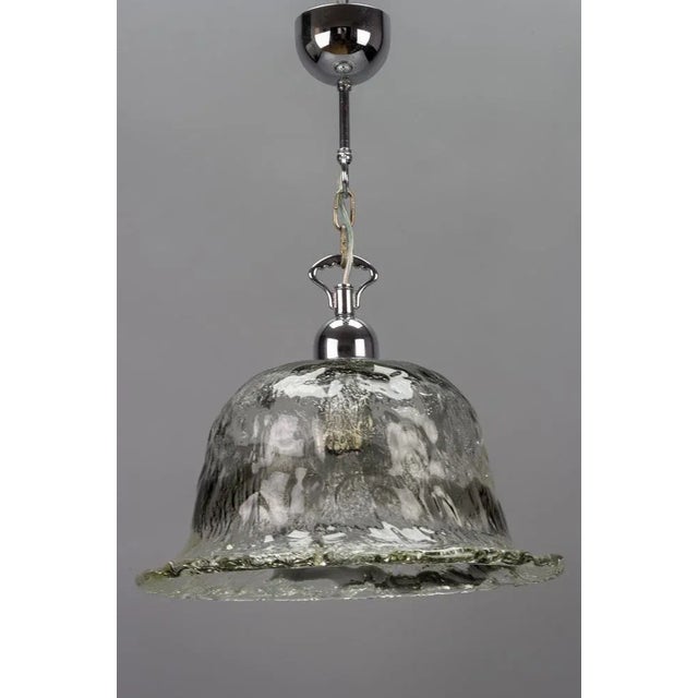 Italian Bell-Shaped Iced Murano Glass and Chrome Pendant Lamp For Sale - Image 16 of 17