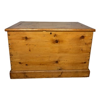 Large Antique 19th Century Large Victorian Pine Trunk Blanket Box For Sale