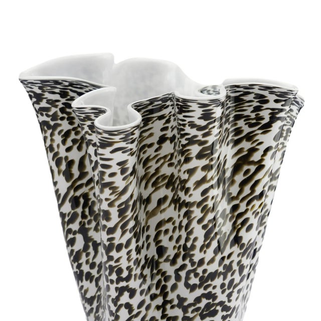 Fazzoletto Handkerchief Vase in Dark Olive Mottled Glass, 1950's For Sale In Chicago - Image 6 of 9