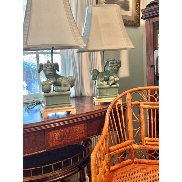 1970s Vintage Celadon Crackle Glaze Chinoiserie Foo Dog Lamps - A Pair For Sale - Image 5 of 15