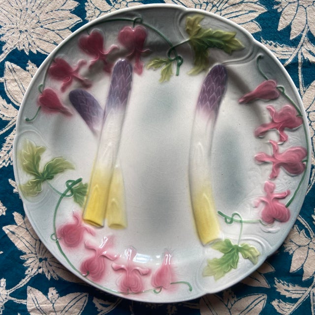 1920s French Art Nouveau Majolica Asparagus Plates from Saint Clément, 1920s, Set of 3 For Sale - Image 5 of 9