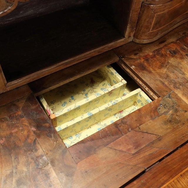 Baroque Chest of Drawers in Walnut, 1600s For Sale - Image 6 of 16
