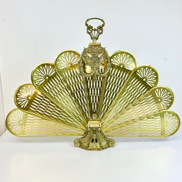 1950s Vintage English Edwardian Neoclassical Brass Peacock Fan Fireplace Screen. For Sale - Image 4 of 16