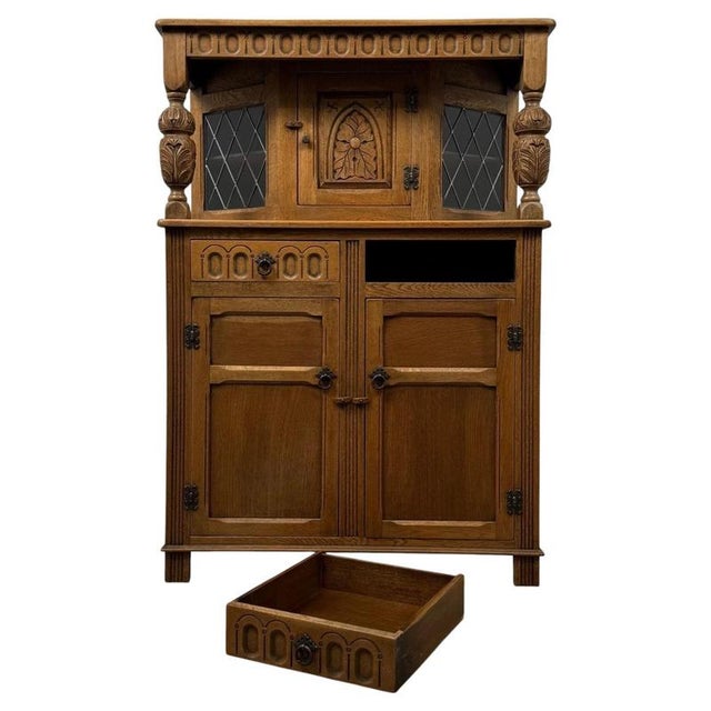 2000 - 2009 Antique English Golden Oak Court Cabinet, 1900s For Sale - Image 5 of 13