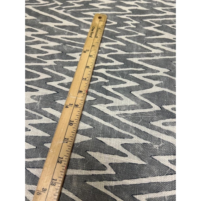 Abstract Fret Fabrics Ziggety Zag Grey Cream Abstract Chevron Geometric Linen Viscose Upholstery Drapery Fabric Sta 3012 For Sale - Image 3 of 3