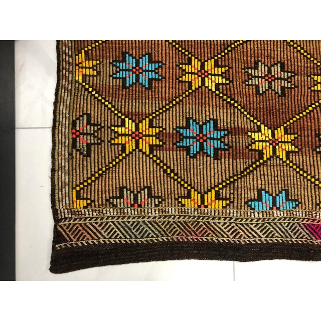 1960s Vintage Turkish Handwoven Traditional Kilim Rug- 5′3″ × 8′6″ For Sale - Image 10 of 11