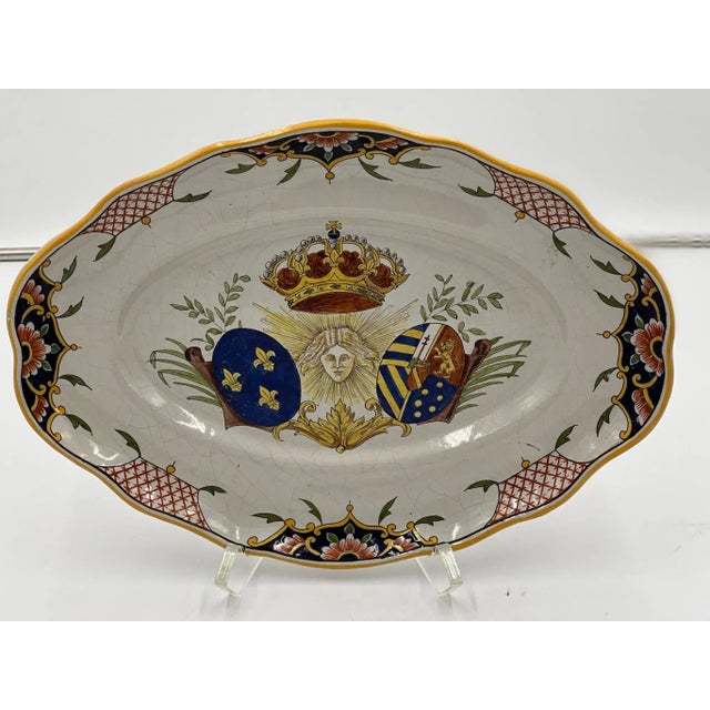 Antique Chinese Export French Serving Platter With Coat of Arms For Sale - Image 4 of 4