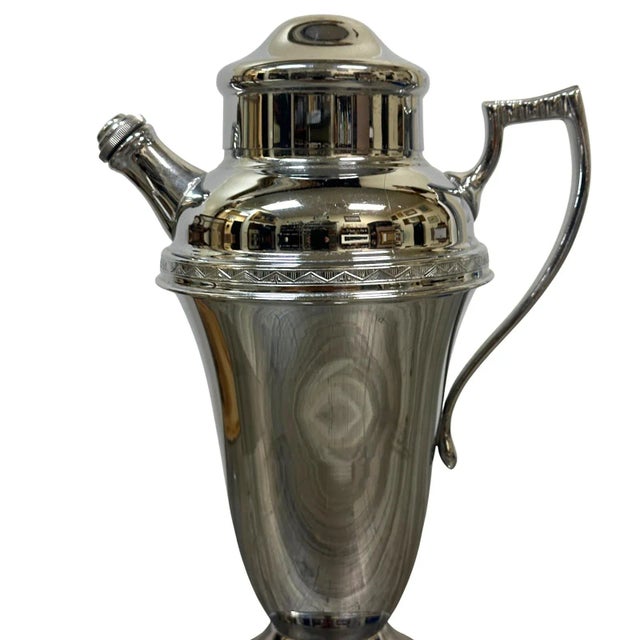 1930s Farberware Art Deco Chrome Martini/Cocktail Shaker , Ca 1935 For Sale - Image 5 of 8