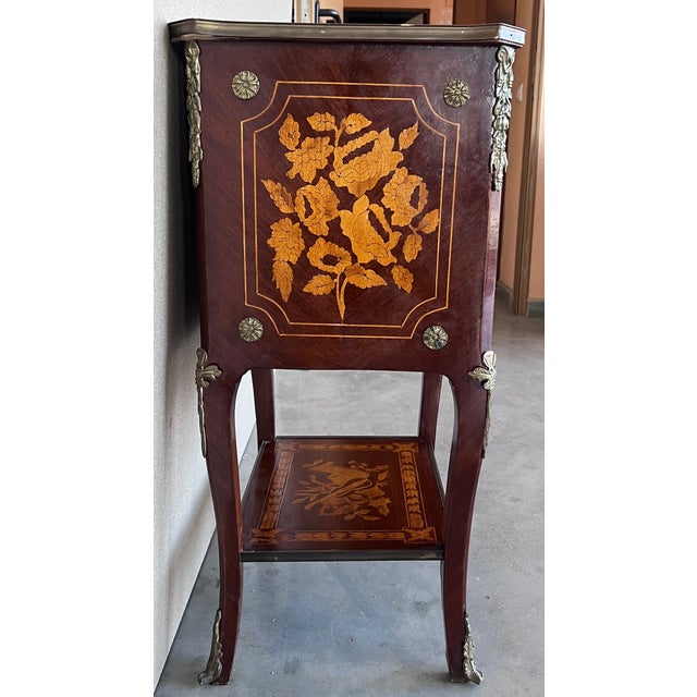 Wood 19th Century Pair of Italian Louis XV Marquetry Nightstnds With Drawers & Shelve For Sale - Image 7 of 13