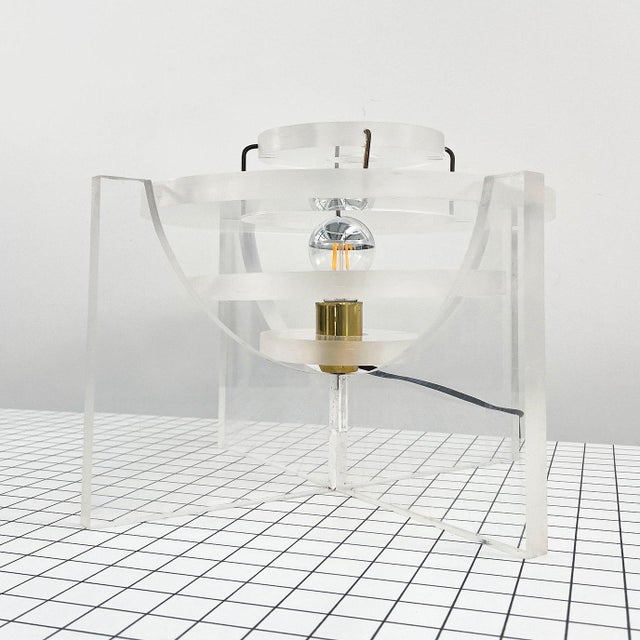 Sculptural Table Lamp in Acrylic, 1970s For Sale - Image 10 of 11