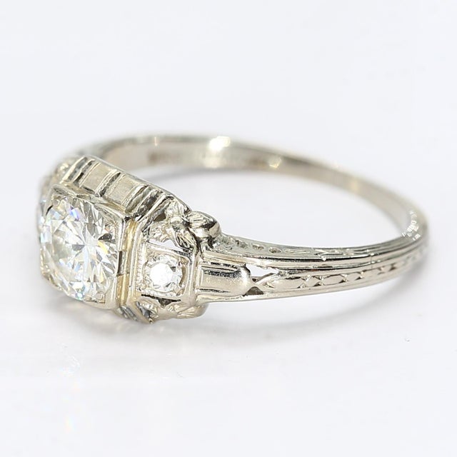18k White Gold Ring With Round Center Diamond, Filigree & Accent Diamonds, Size 4.5 For Sale - Image 4 of 6