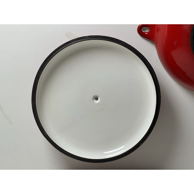 1960s French Mid Century Modern Enameled Cast Iron Braiser For Sale - Image 4 of 6