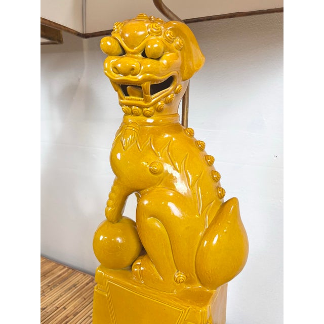 Vintage Yellow Ceramic Foo Dog Lamps - A Pair For Sale - Image 4 of 12