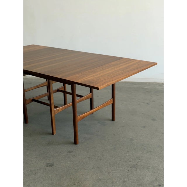 1960s Walnut Drop Leaf Dining Table by American of Martinsville, Attributed For Sale - Image 4 of 18