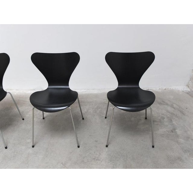 Vintage Black Series 7 Chairs by Arne Jacobsen for Fritz Hansen, 1955, Set of 4 For Sale - Image 3 of 18