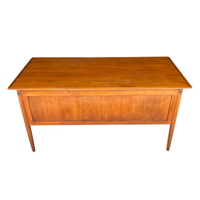 1960s Restored Danish Modern Teak Desk With Dovetailed Drawers and Tapered Legs For Sale - Image 5 of 12