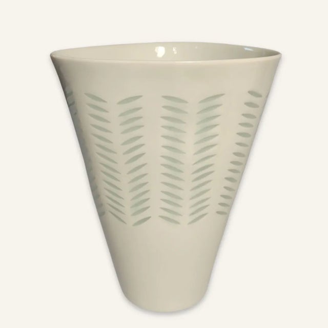 Mid-Century Modern 1960s Friedl Holzer-Kjellverg White Scandinavian Rice Grain Vase For Sale - Image 3 of 6