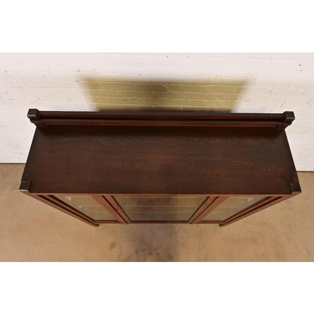 Limbert Style Antique Mission Oak Arts and Crafts Bookcase Cabinet, Circa 1910 For Sale - Image 12 of 15