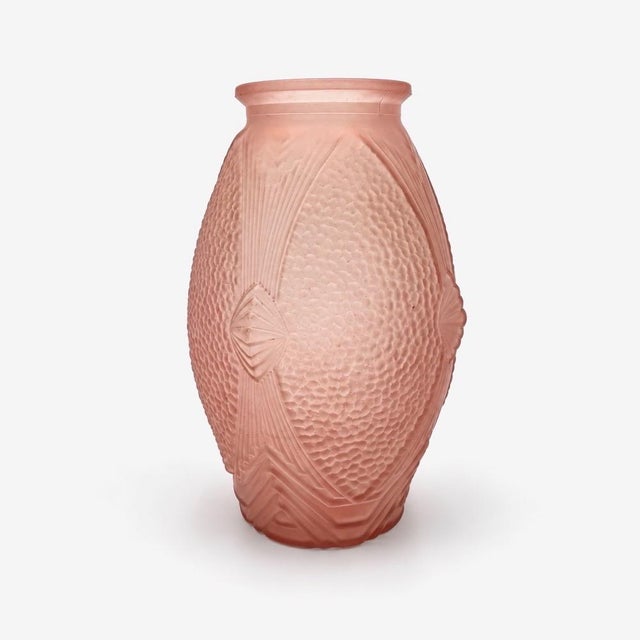 Art Deco Vase in Pink Glass with Geometric Decoration, 1930s For Sale - Image 6 of 7
