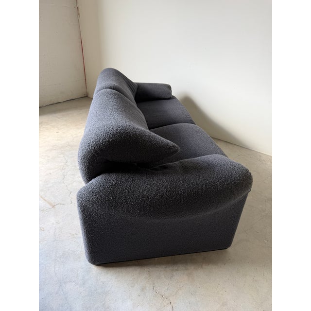 Mid-Century Modern Vico Magistretti Maralunga Two-Seater Black Bouclé Loveseat Sofa for Cassina, Italy For Sale - Image 3 of 18