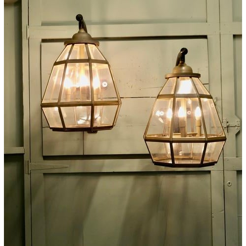 Large Octagonal Painted Brass Wall Lanterns, 1960, Set of 2 For Sale - Image 4 of 9