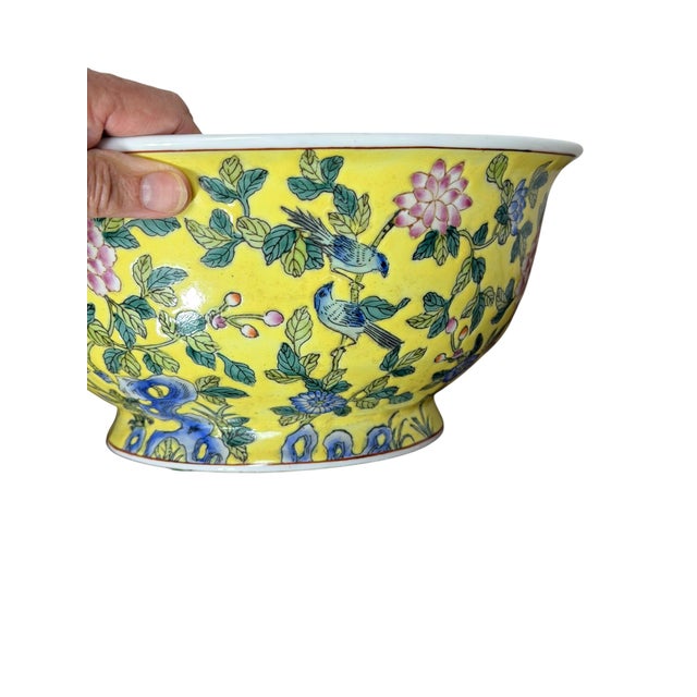 Chinoiserie Vintage Andrea by Sadek Famille Jaune Porcelain Bowl For Sale - Image 3 of 6