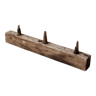 Antique Rustic Peg Post Hanging Rack For Sale