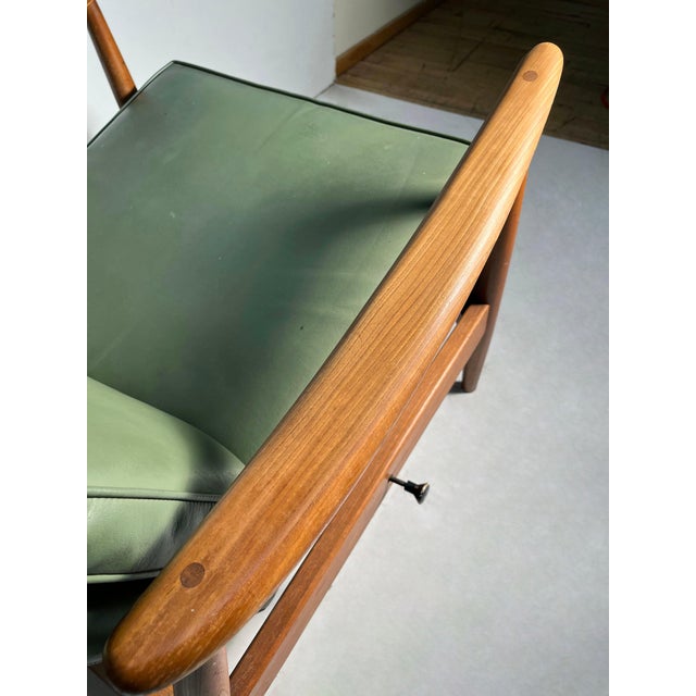 Milo Baughman Vintage Milo Baughman Recliner Lounge Chair For Sale - Image 4 of 5