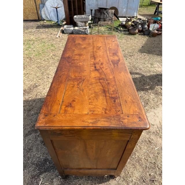18th Century French Provinciale Louis XV Solid Burl Walnut Sideboard / Buffet For Sale - Image 18 of 18