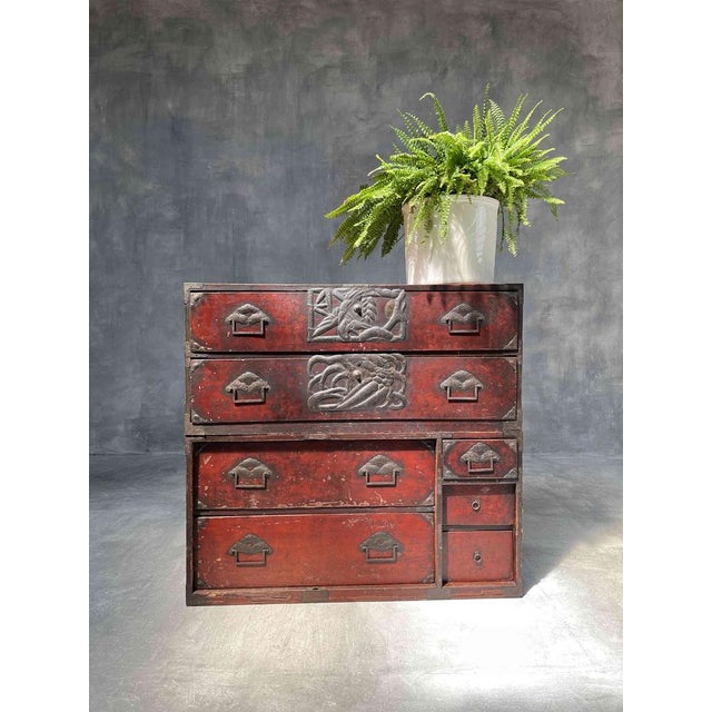Antique Japanese Isho-Dansu Kimono Storage Box in Urushi Lacquer Finish For Sale - Image 3 of 18