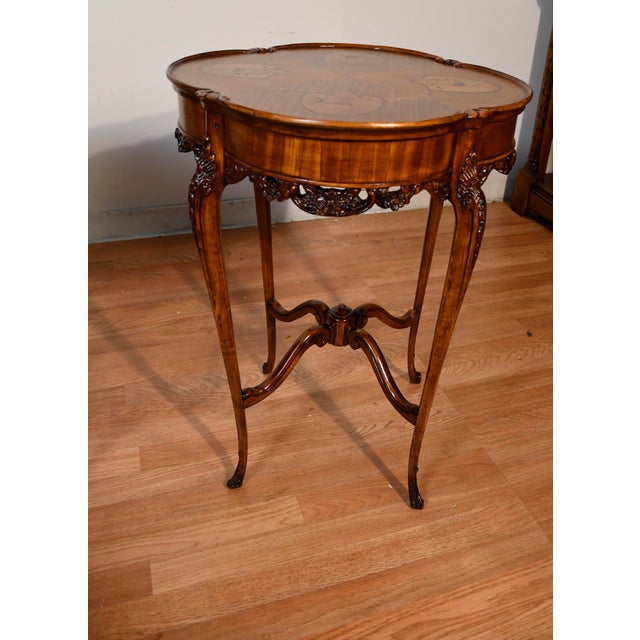 1920s Antique French Louis XV Satinwood Inlaid Pair of Side Tables / End Tables For Sale - Image 16 of 18