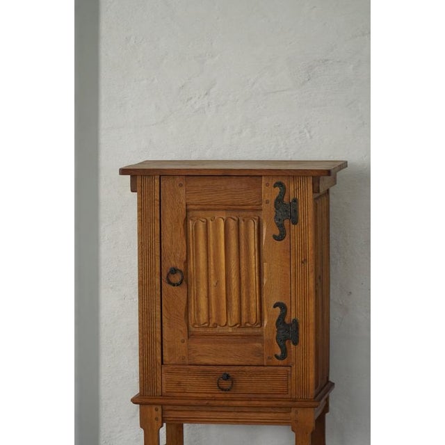 1950s Scandinavian Narrow Oak Cabinet, 1950s For Sale - Image 5 of 17