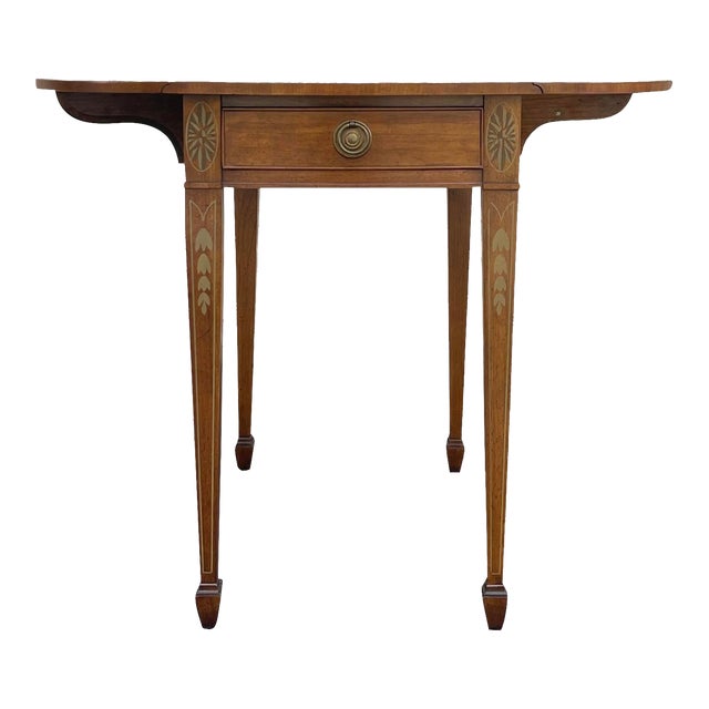1960s Drexel Wallace Nutting Collection Federal or Hepplewhite Paint Decorated Mahogany Drop Leaf Pembroke Style Side or End Table For Sale