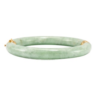 Vintage 14k Yellow Gold Green Jade Jadeite Bangle Bracelet For Sale