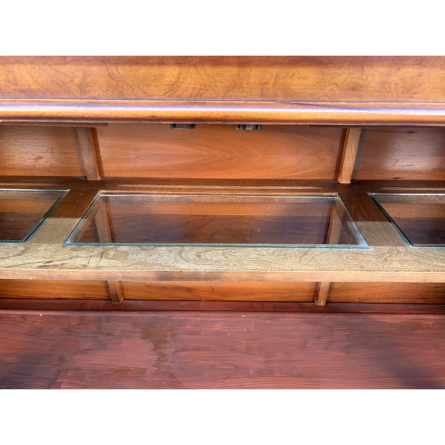 Mid 20th Century Modern Display Cabinet by Young Manufacturing Company For Sale - Image 11 of 15