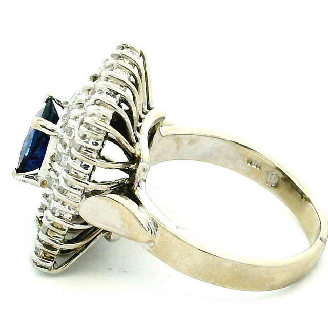 Vintage Sapphire & Diamond Square Cluster Ring in 14k White Gold, Size 7 For Sale In Miami - Image 6 of 13