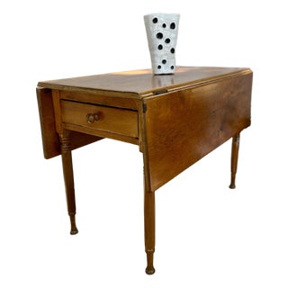 19th-Century American Country Sheraton Primitive Drop-Leaf Table For Sale