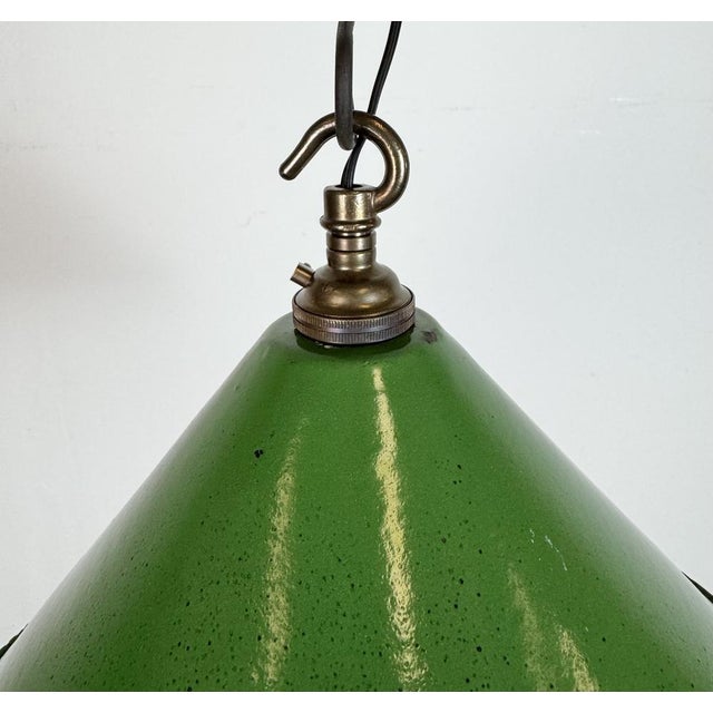 Metal British Industrial Green Enamel Factory Pendant Lamp, 1950s For Sale - Image 7 of 15