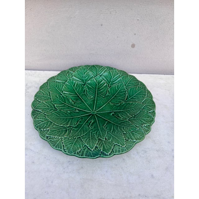 Rustic English Green Majolica Leaves Plate Circa 1880 For Sale - Image 3 of 4