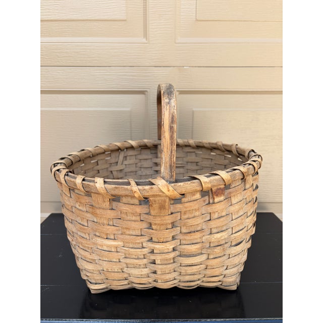 Wood Antique Late 19th Century American Splint Oak Gathering Basket For Sale - Image 7 of 10