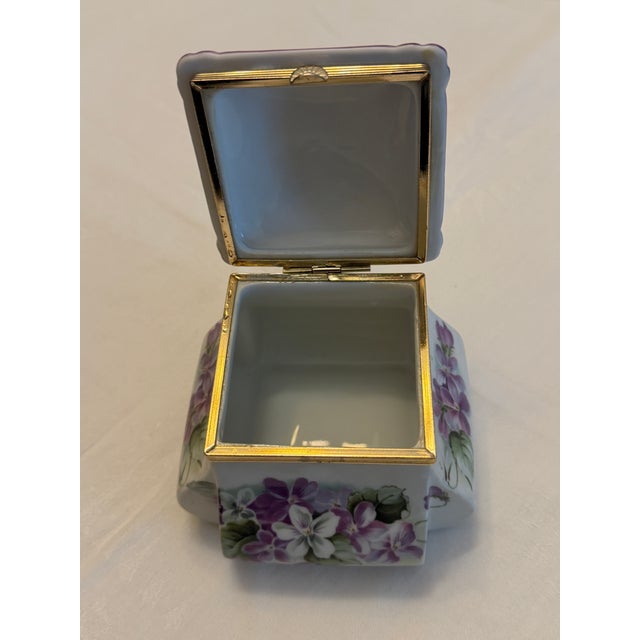 French Hand-Painted Porcelain Trinket Box With Violets and Gilt Metal Hinge. For Sale - Image 3 of 8