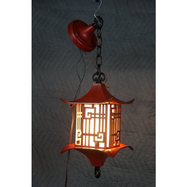 1960s Red Metal Chinoiserie Chinese Pagoda Hanging Lantern Pendant Light For Sale - Image 9 of 12