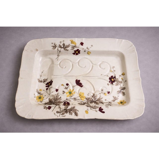 Rectangular Platter with Scalloped Edges in Cream-Glazed Earthenware from Minton For Sale - Image 6 of 6