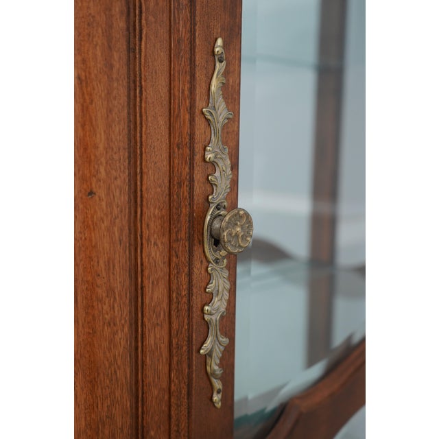 Wood 1980s Ethan Allen French Country Birch Curio Display Cabinet For Sale - Image 7 of 17