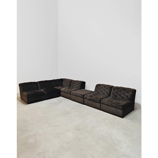 1970s Vintage Velvet Quilted Modular Sofa, 1970s, Set of 7 For Sale - Image 5 of 10