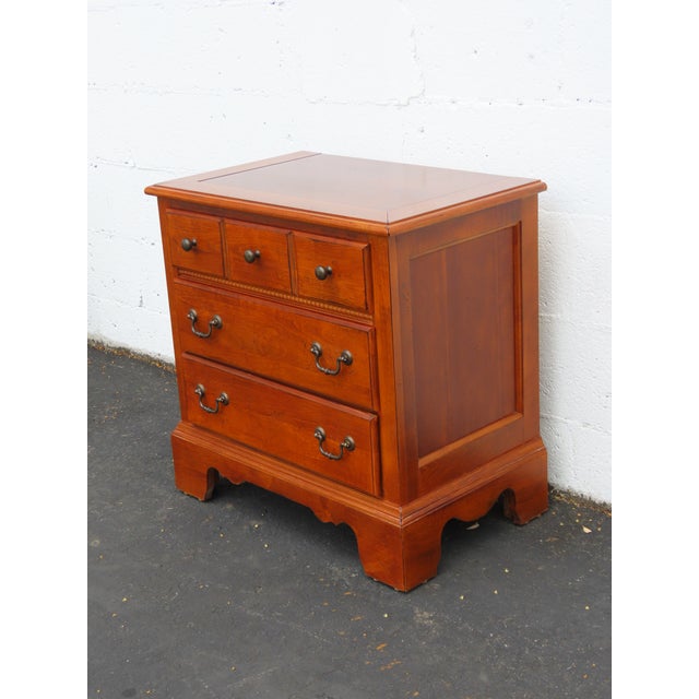 Solid Wood Nightstands End Side Bedside Tables a Pair 6588 For Sale - Image 17 of 18