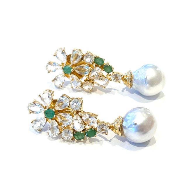 1990s Bochic “Orient” Vintage Natural Emerald & Pearl Earrings Set 18K Gold & Silver For Sale - Image 5 of 5